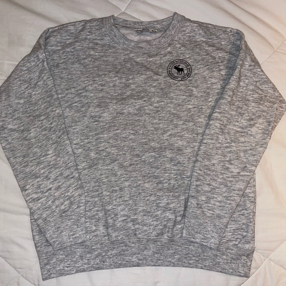 GIRLS size 15/16 Abercrombie sweatshirt.